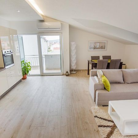 Apartment Grabovac Kaštela Oda fotoğraf