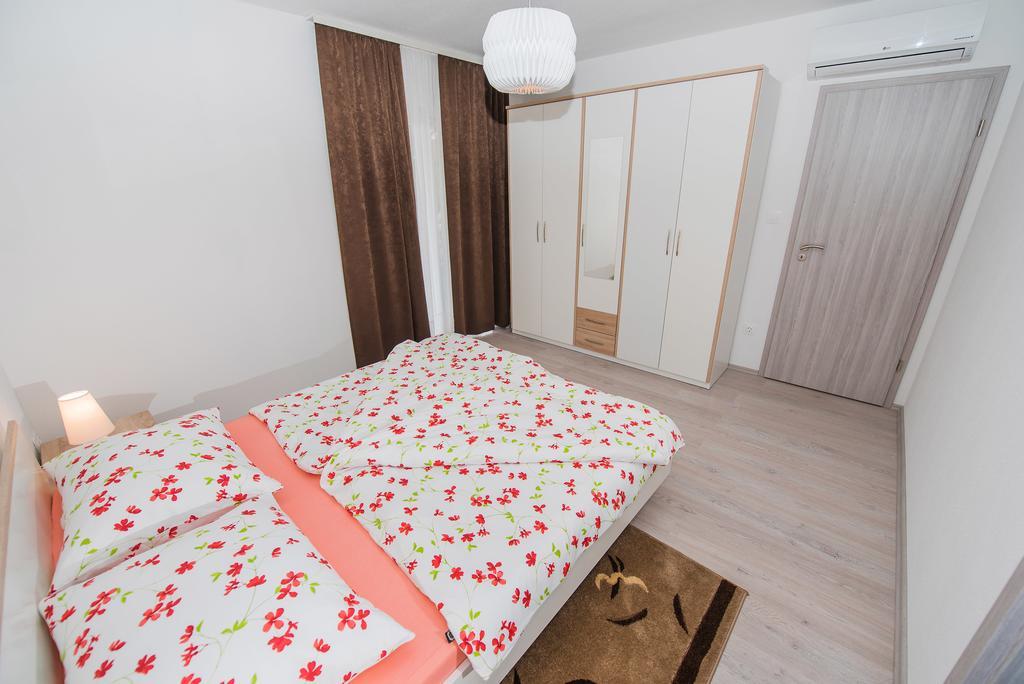 Apartment Grabovac Kaštela Oda fotoğraf