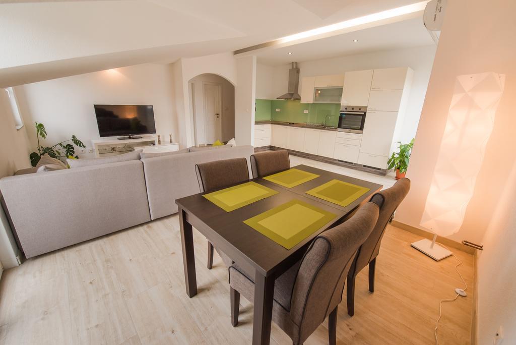 Apartment Grabovac Kaštela Oda fotoğraf